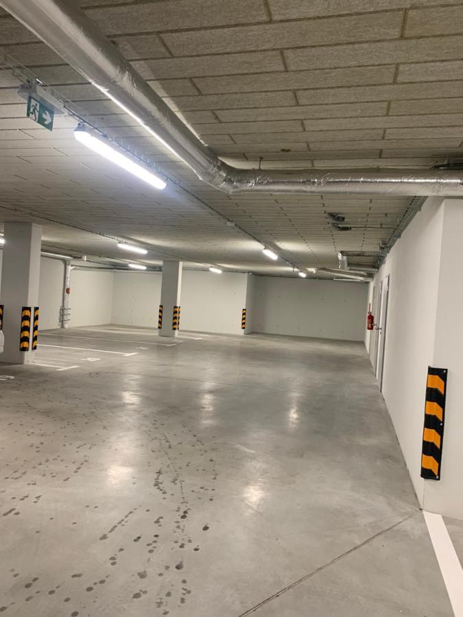 Soukromy Byt 2+Kk S Balkonem A Parkovanim Znojmo Buitenkant foto